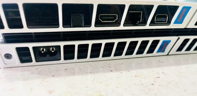 Sony Playstation 4 (500GB) Blanca