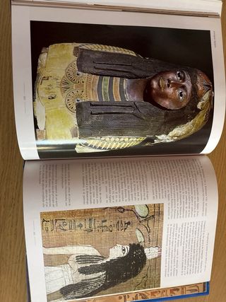 Libros sobre Egipto.