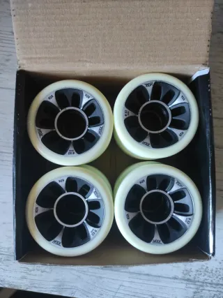 8 Ruedas Hockey Patines TOOR + 2 pelotas + kit