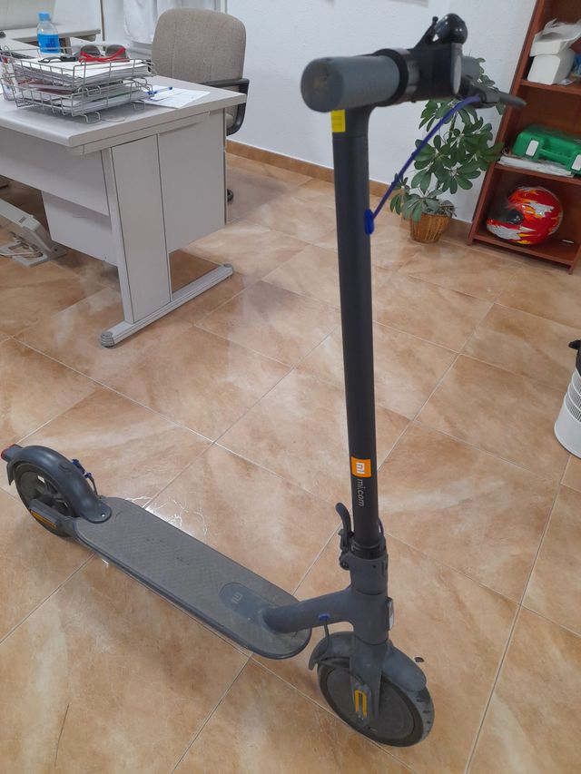 Patinete Eléctrico Gris
