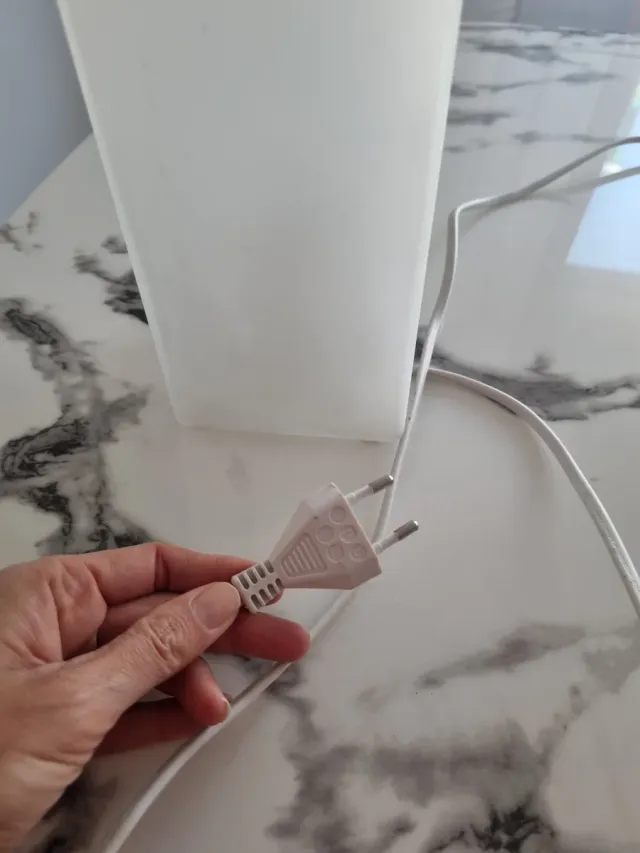 Lámpara de mesa moderna cristal