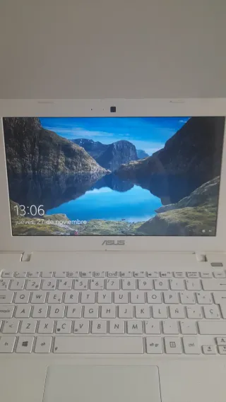 Portátil Asus F200CA de 11,6' pulgadas.