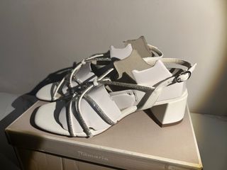 Sandalias Tamaris tacón blanco brillantes