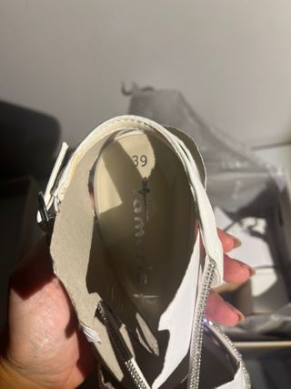 Sandalias Tamaris tacón blanco brillantes