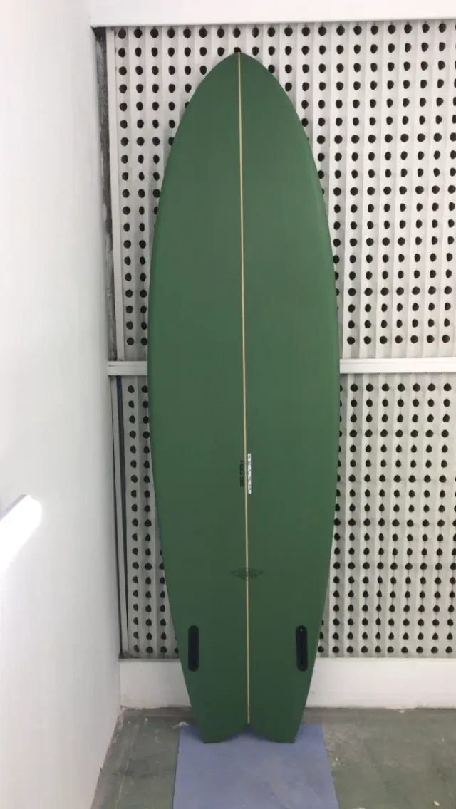 Tabla de surf Fish verde 6.10/ 22/ 50 litros
