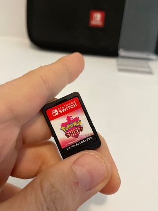 Pokémon Escudo + Funda Original Nintendo Switch