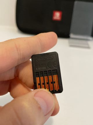 Pokémon Escudo + Funda Original Nintendo Switch