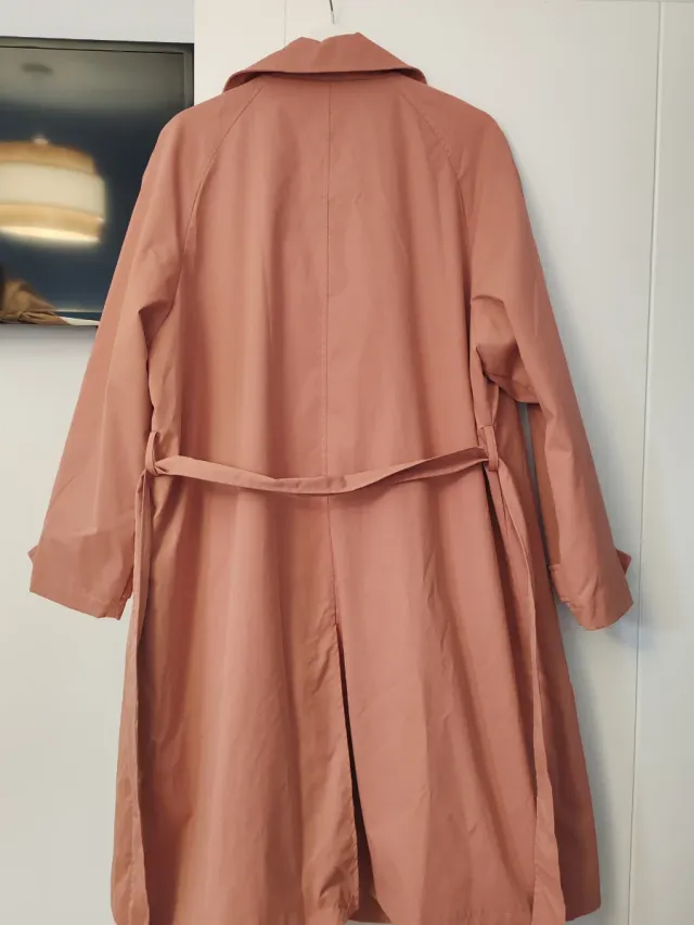 Gabardina rosa empolvado