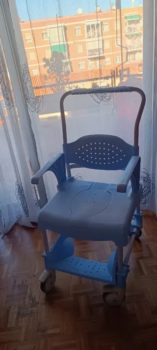 Silla de baño y paseo domiciliario