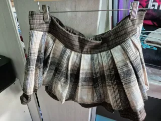 Falda Plisada Cuadros Beige y Marrón