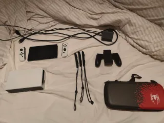 Nintendo Switch OLED edición color blanco.