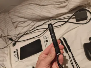 Nintendo Switch OLED edición color blanco.
