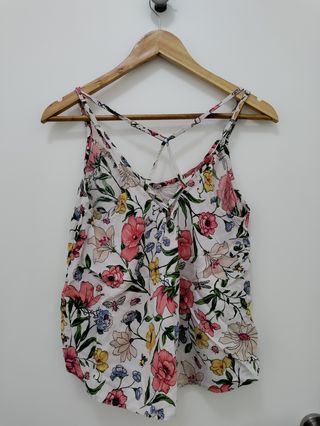 Top floral tirantes cruzados