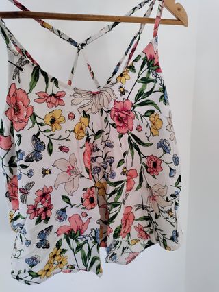 Top floral tirantes cruzados
