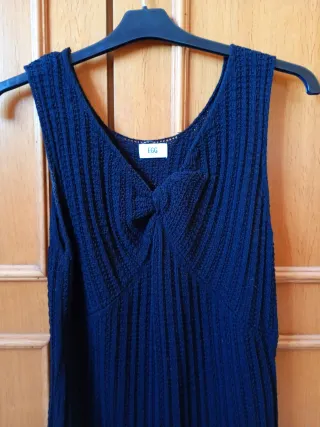 Vestido canalé negro.