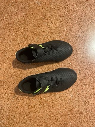 Botas fútbol niño multitacos T.29