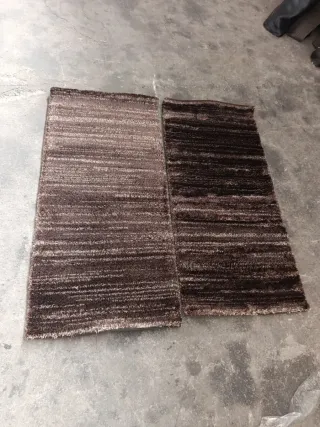 Tappeto pelo corto marrone