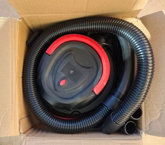 Aspirapolvere per Polvere e Acqua - Usato 1 Volta