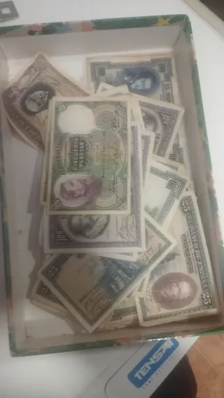 Billetes antiguos coleccionables