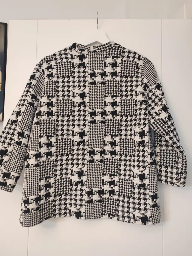 Chaqueta Estampada Blanco y Negro