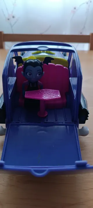 Coche Vampirina + muñeca - Bandai