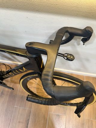 Bicicleta Aurum Magma Negra