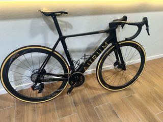 Bicicleta Aurum Magma Negra