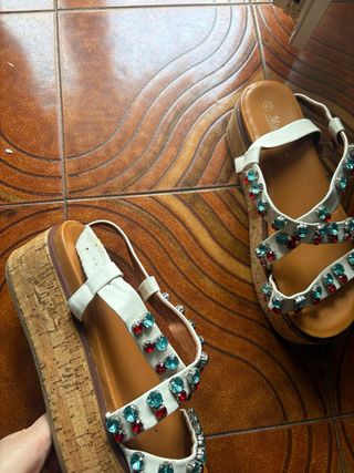 Sandali MissGlow con pietre colorate