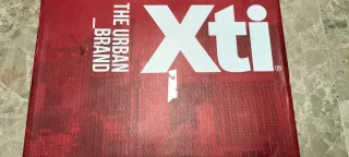 Zapatillas antelina negras Xti