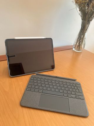 Funda Logitech Combo Touch iPad Air 4/5