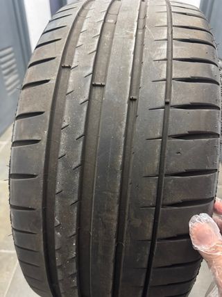Neumático Michelin Pilot Sport 4 235/40 R18