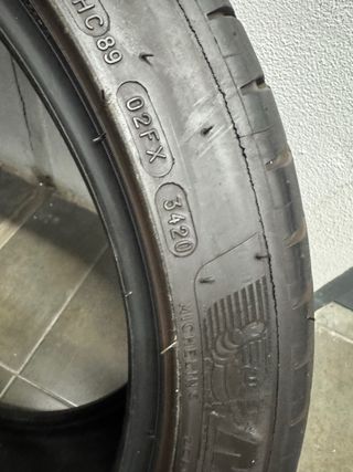 Neumático Michelin Pilot Sport 4 235/40 R18