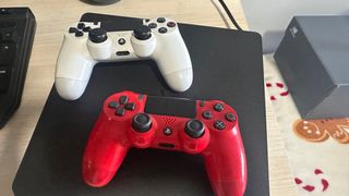 PS4 + 2 Mandos + Juegos