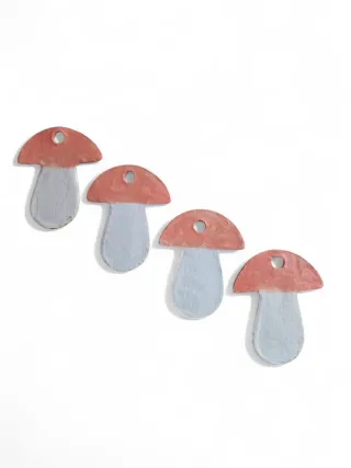 4 Funghi da Appendere con Pallini Oro.