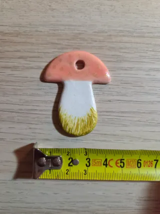 4 Funghi da Appendere con Pallini Oro.