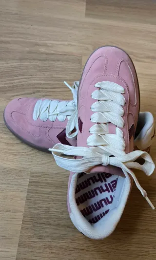 Zapatillas Hummel rosas y marrones