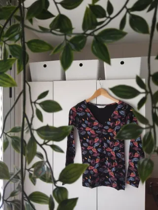 Camiseta INSIDE flores manga larga