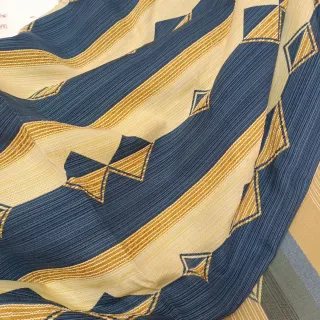 Tende per la casa in tessuto blu e giallo