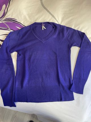 Jersey morado cuello pico