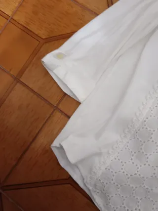 Blusa blanca con bordado