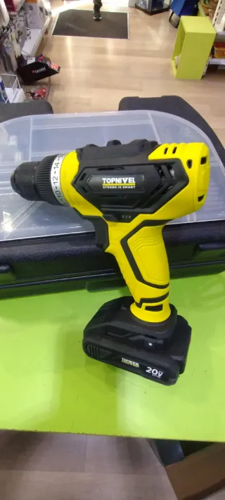 Taladro atornillador a batería de 20V