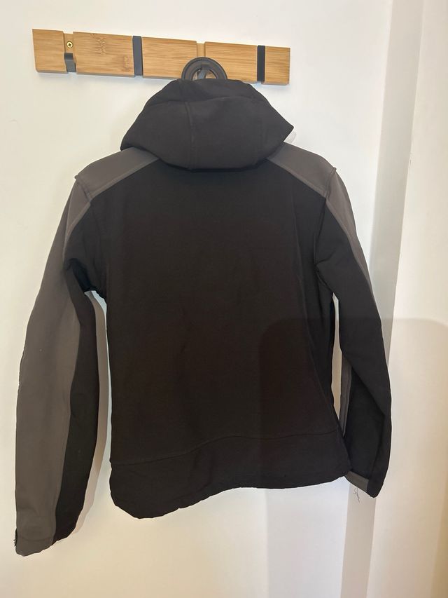 Chaqueta ABREEZY montaña negra y gris