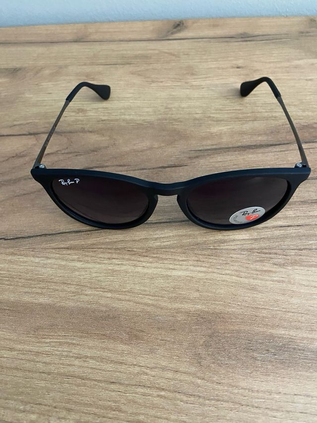 Gafas de sol negras polarizadas