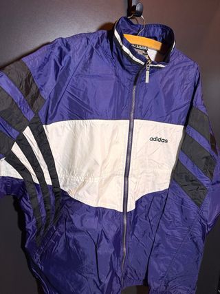 Chaqueta Adidas Morada y Blanca