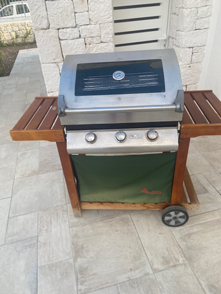 Barbecue a gas Dolce Vita con pietra vulcanica