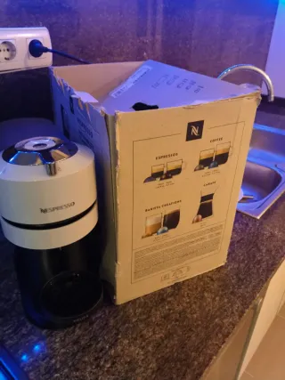 Cafetera Nespresso Blanca