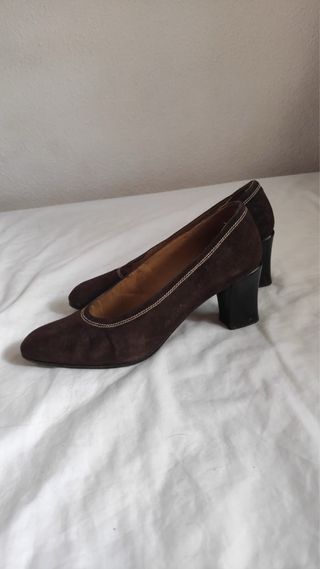 Zapatos de tacón marrones