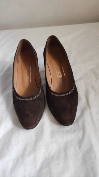 Zapatos de tacón marrones