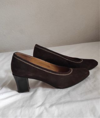 Zapatos de tacón marrones