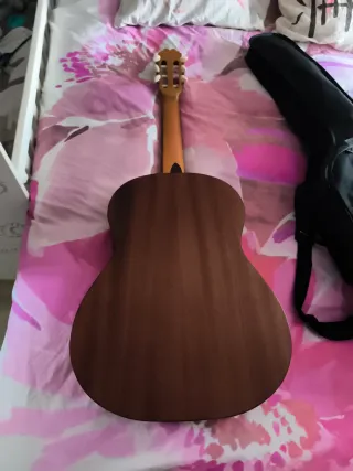 Guitarra Clásica con Funda